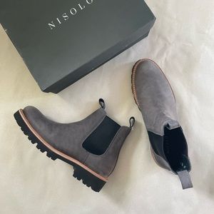 NEW Nisolo Gray Leather Go-To Lug Chelsea Boots Size 10